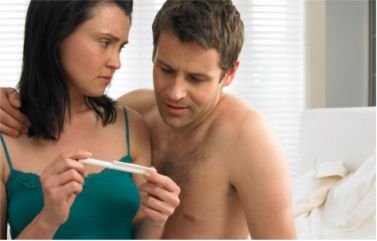 Pareja soñando ser padres